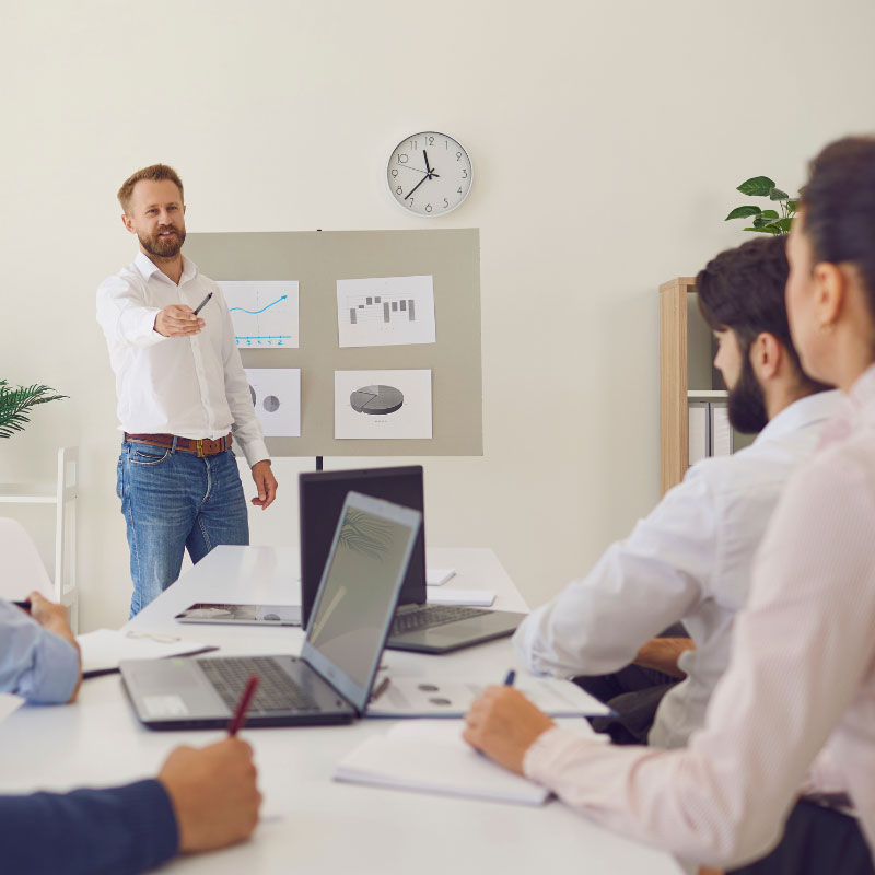 como-hacer-formacion-comercial-para-clinicas